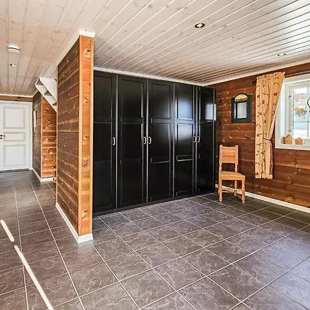 Holiday home 5 Bedroom Cozy In