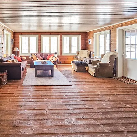 5 Bedroom Cozy In Semesterbostad Hemsedal