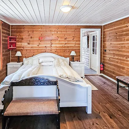 Σπίτι διακοπών 5 Bedroom Cozy In *