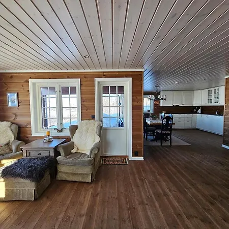 5 Bedroom Cozy In Σπίτι διακοπών