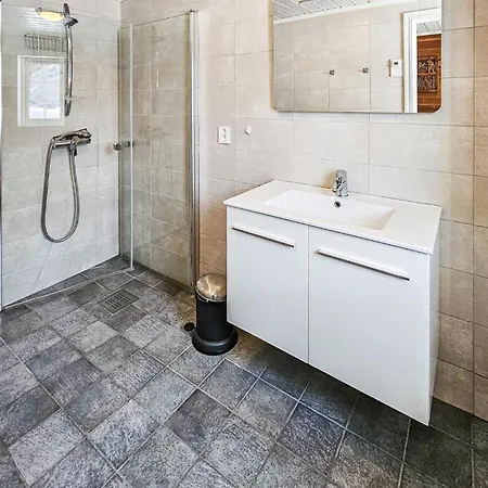 펜션 5 Bedroom Cozy In 헴세달