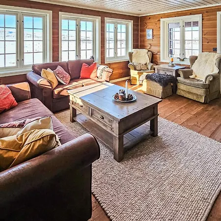 5 Bedroom Cozy In 헴세달